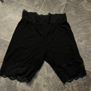 Never worn size large shape wear